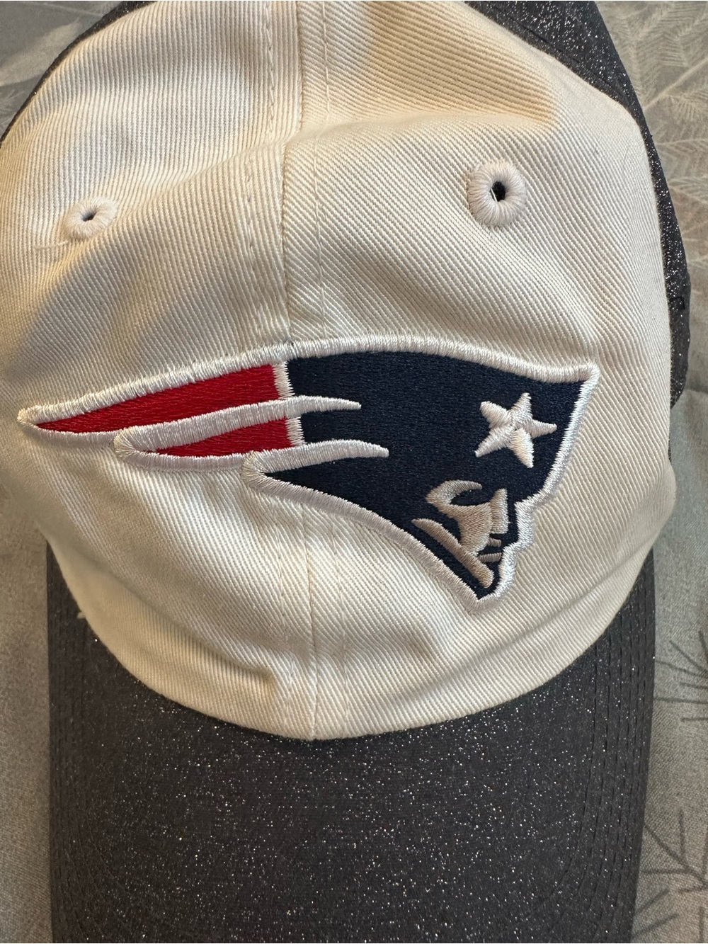 NWTS NFL Womens New England Patriots White & Navy Logo Cap Glitter OS - Picture 2 of 10